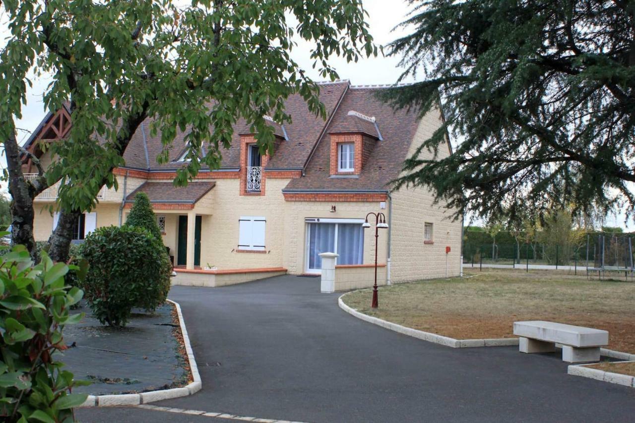 Logement Entre Chambord Et Le Zoo De Beauval Apartamento Contres  Exterior foto